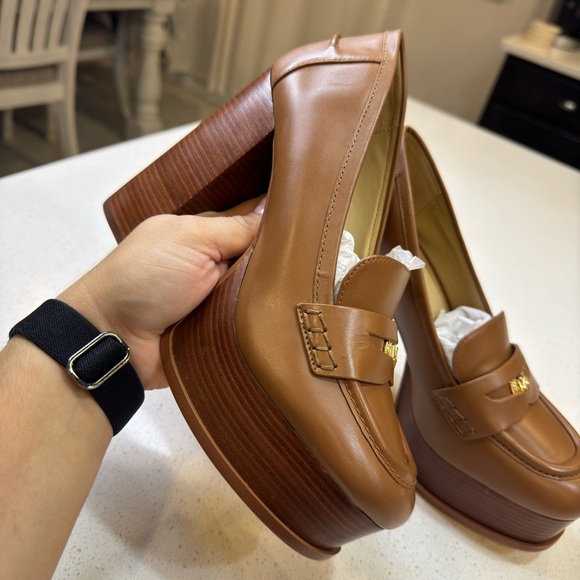 NWOT - Michael Kors Shoes - Picture 3 of 9